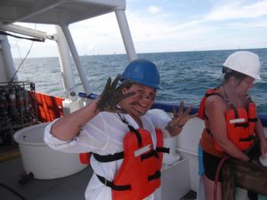 Chelsea Sexton, BS ’14, helps identify mudworms as potential vectors of domoic acid, a neurotoxin, in the Gulf of Mexico
