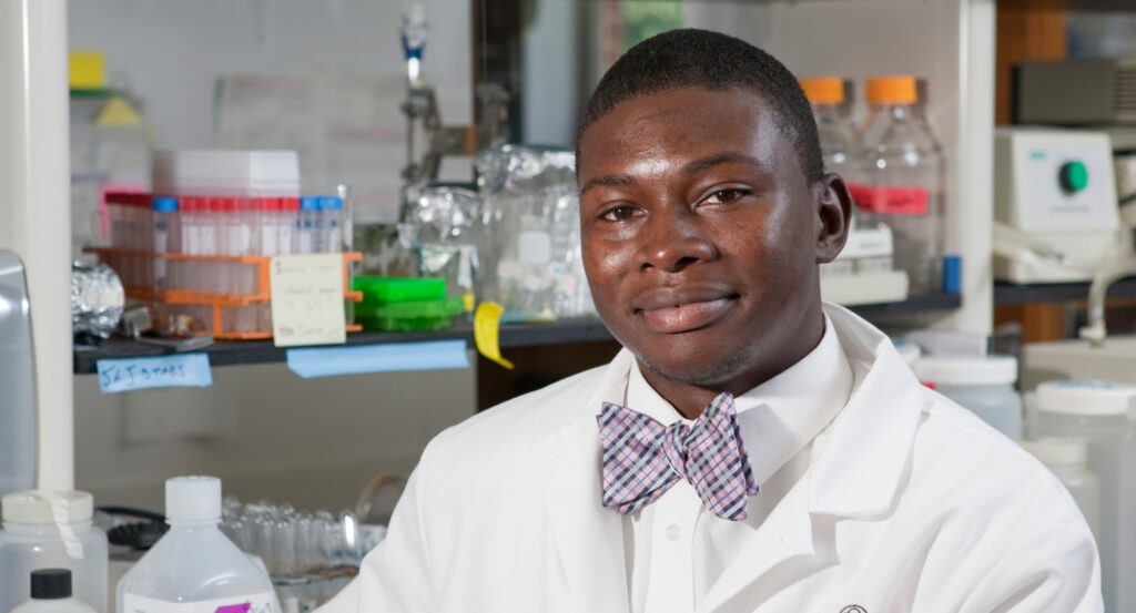 Ethell Vereen, PhD '10, in the lab.